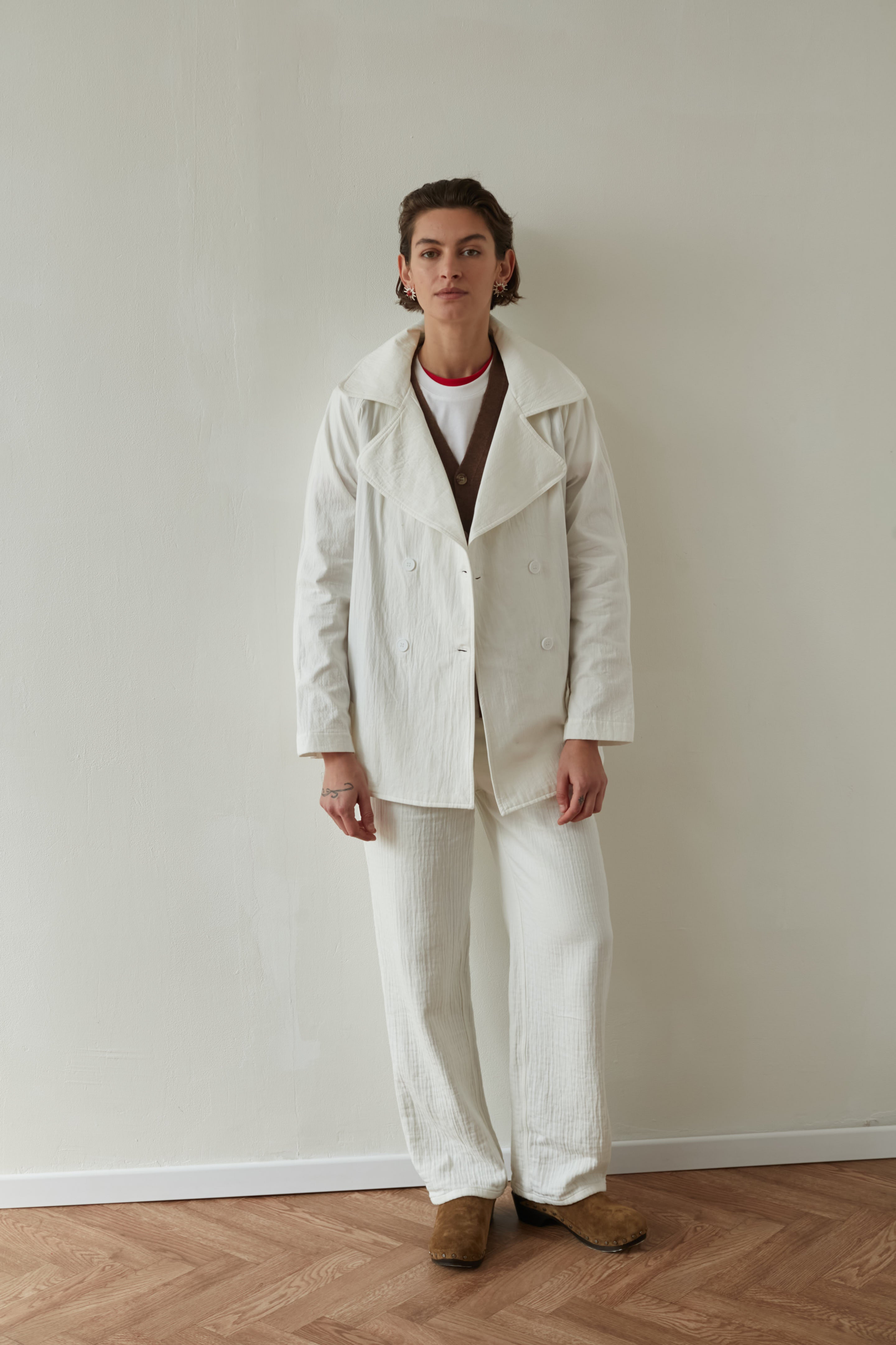 Short wind trench white