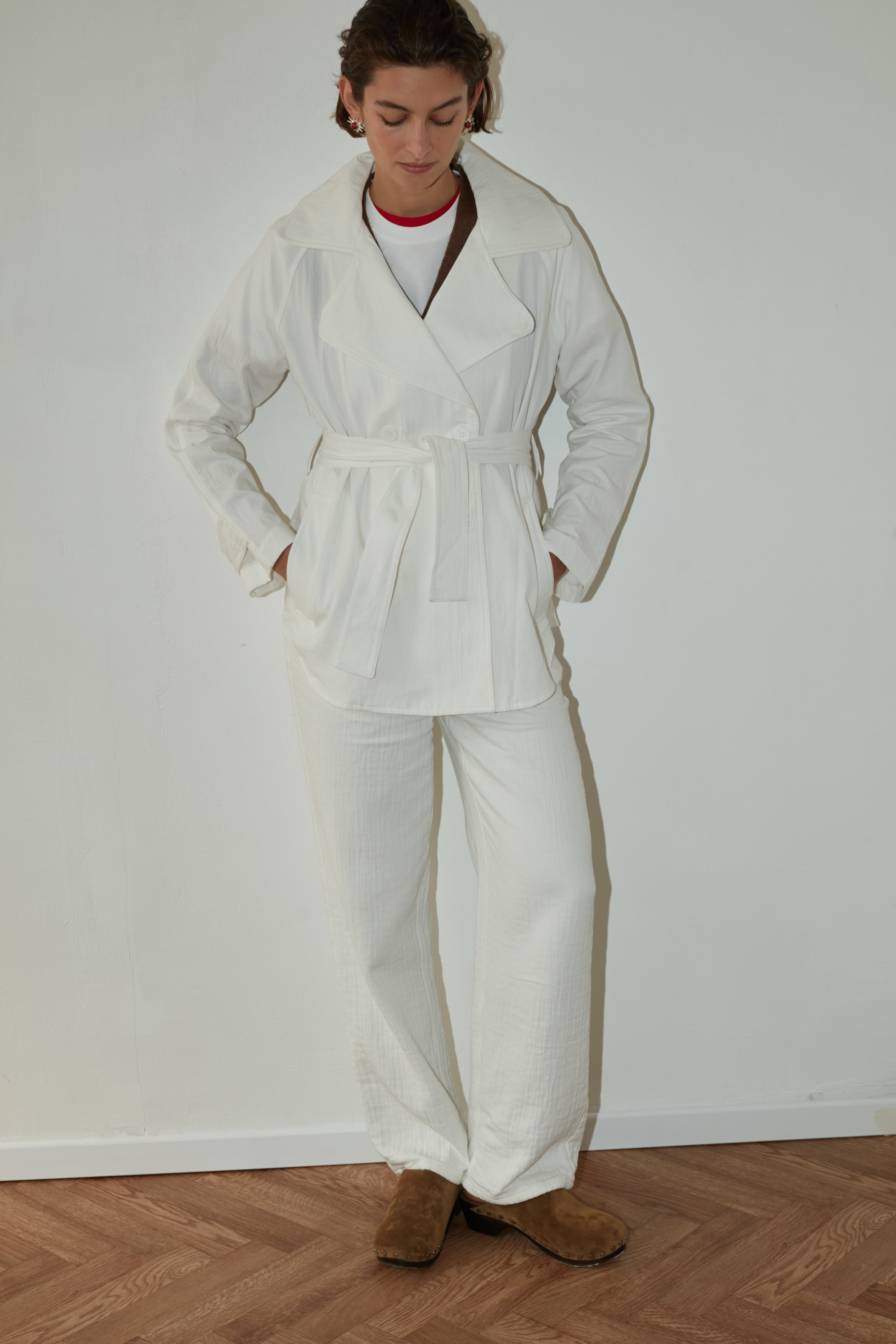 Short wind trench white