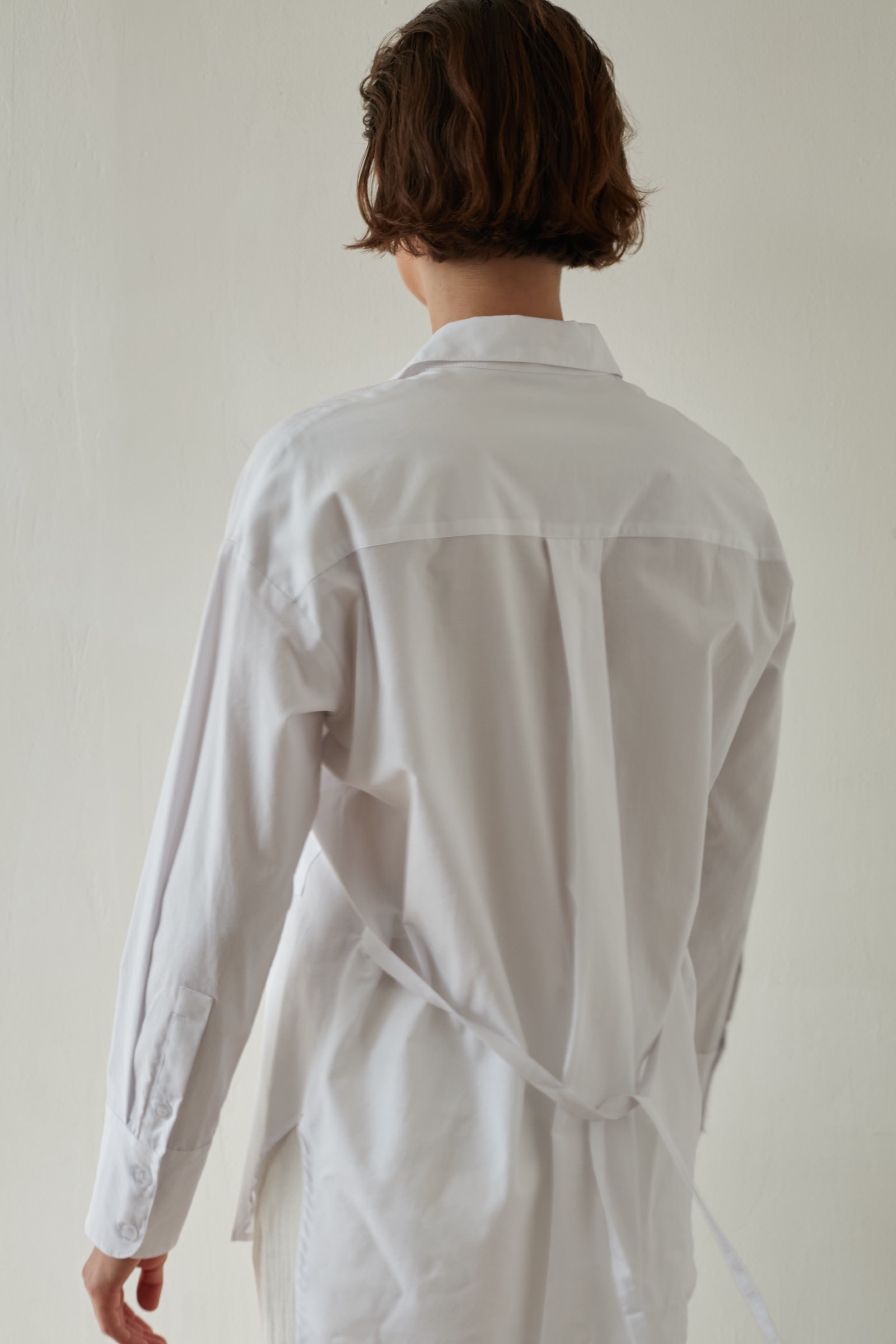 Moon tying top white