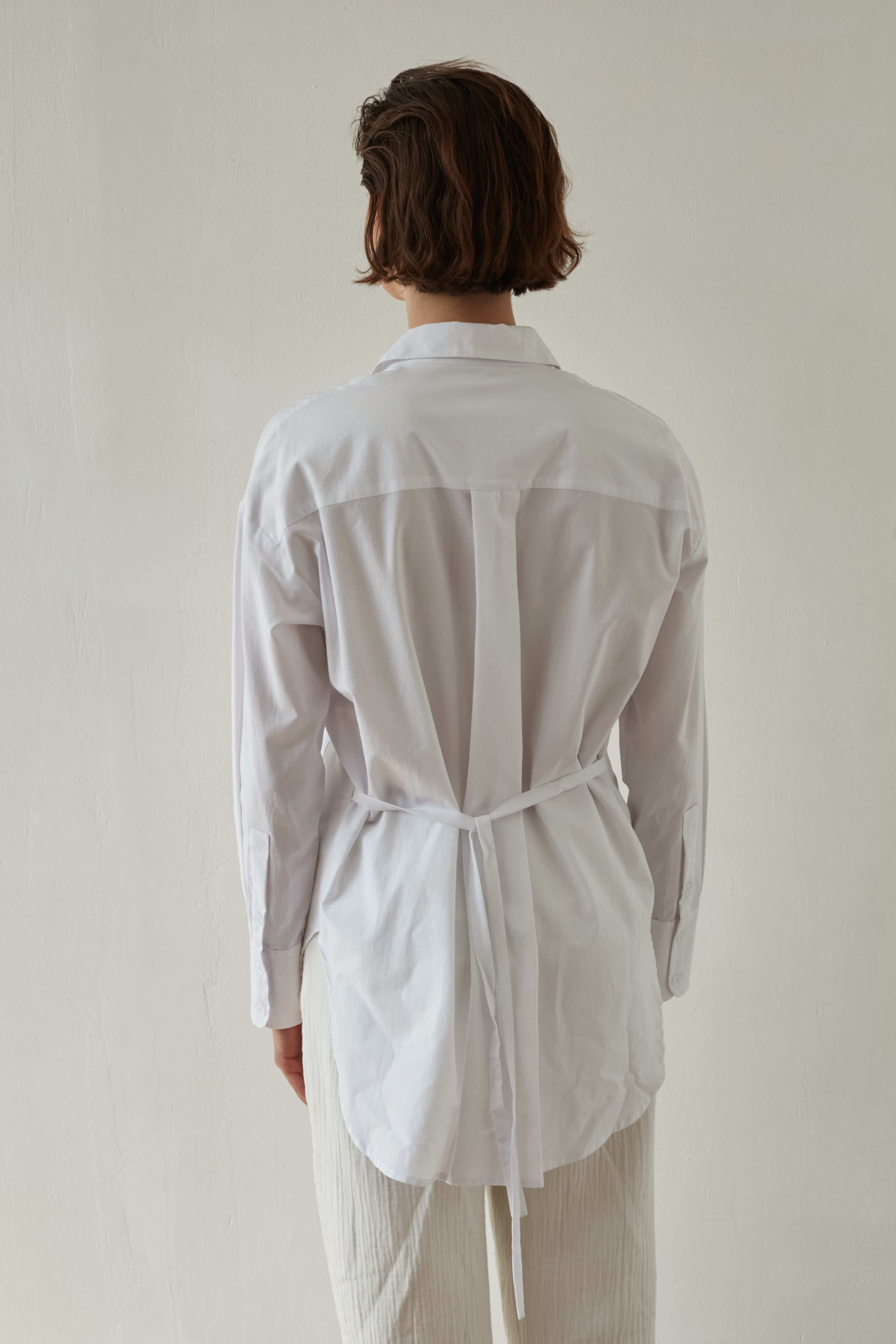 Moon tying top white