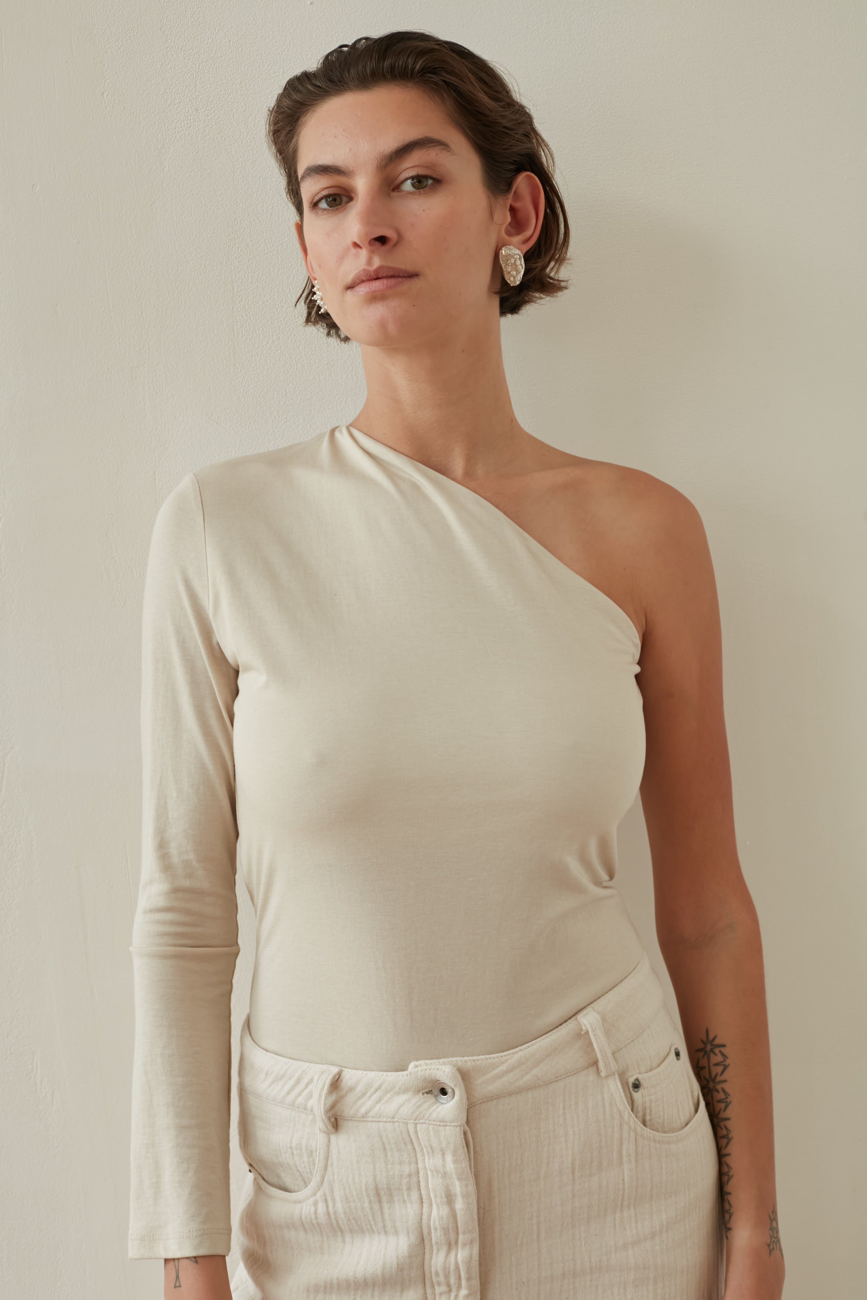 long one sleeve top cream