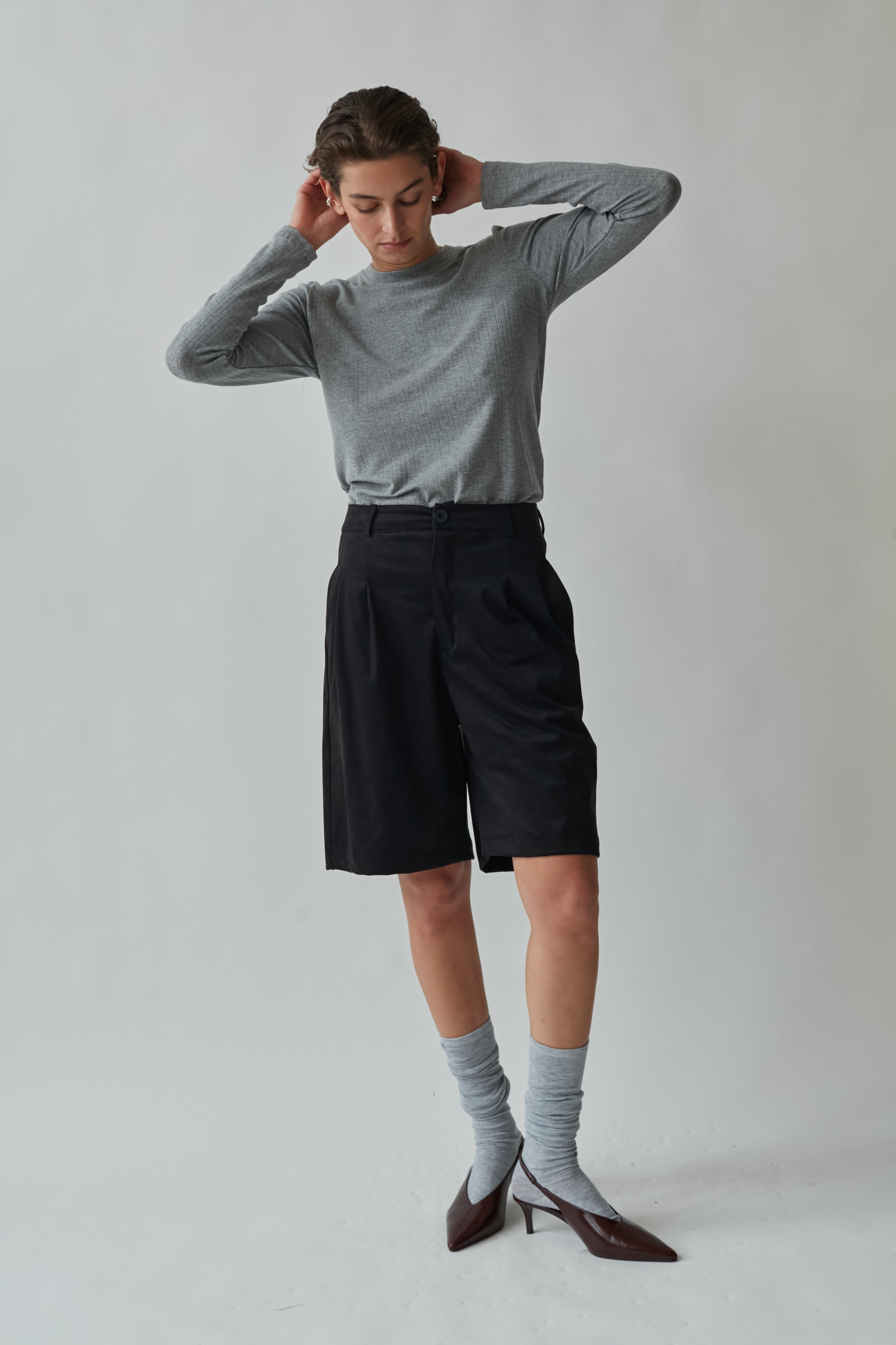 Suede bermuda pants black