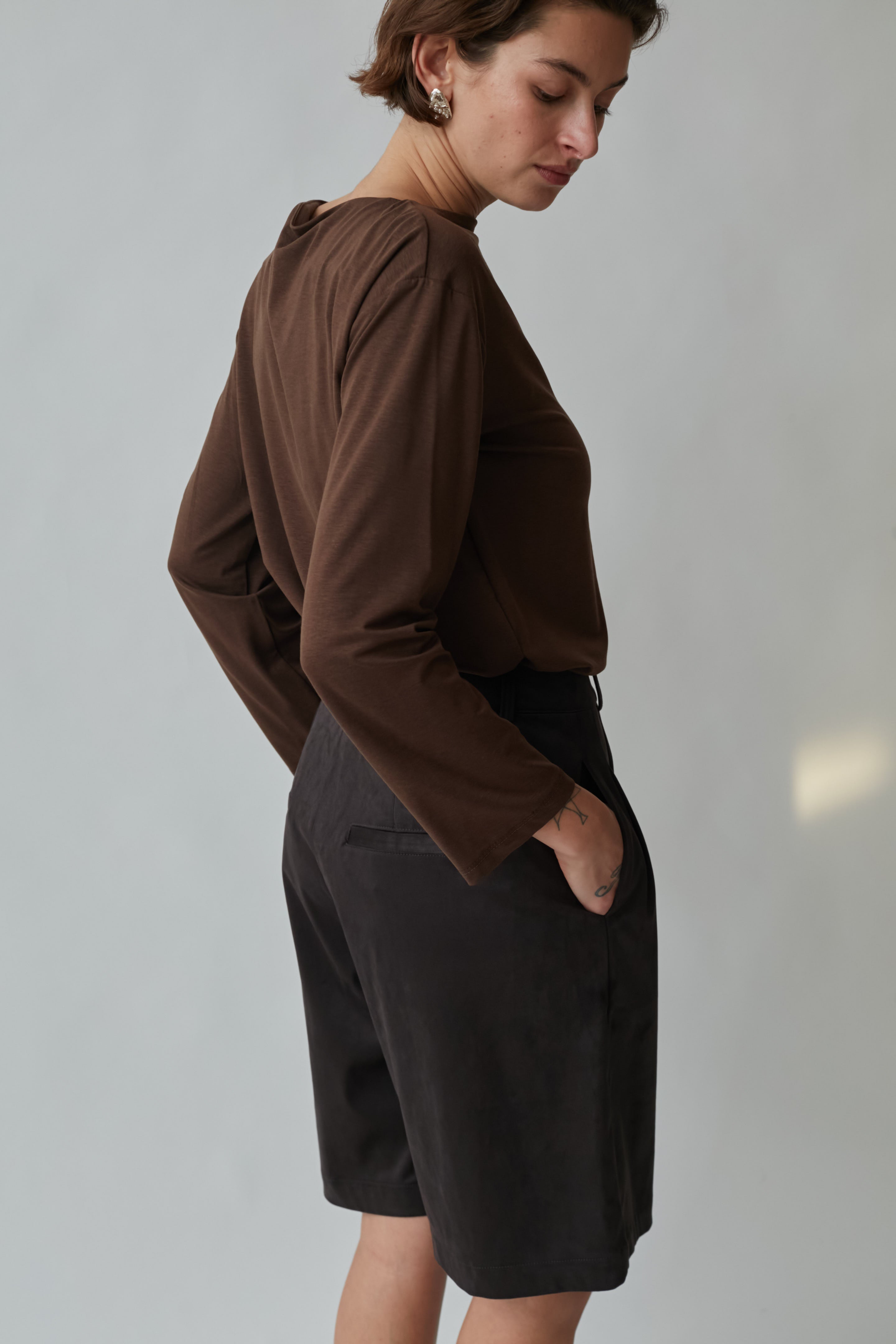 Suede bermuda pants chocolate