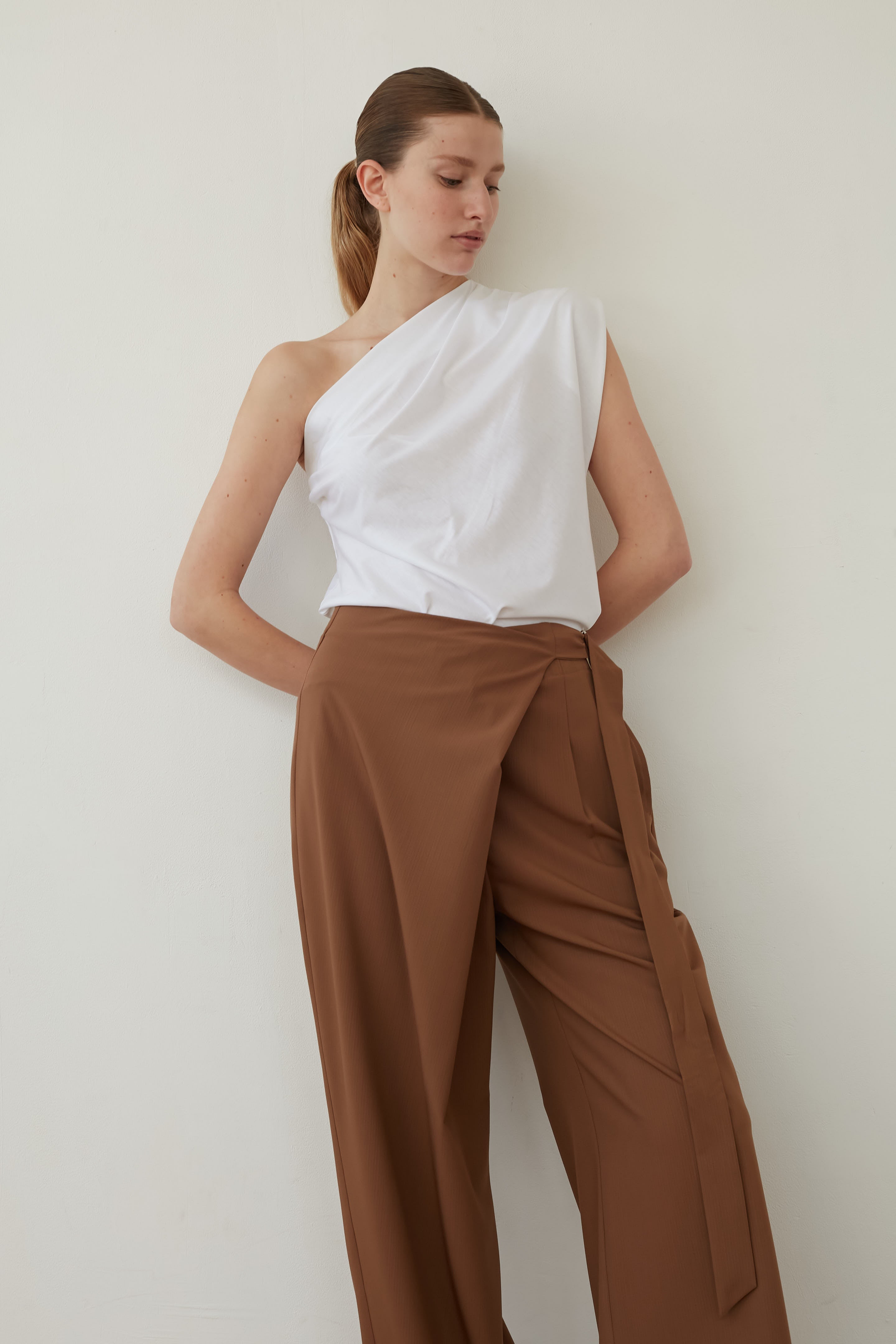T ONE shoulder white