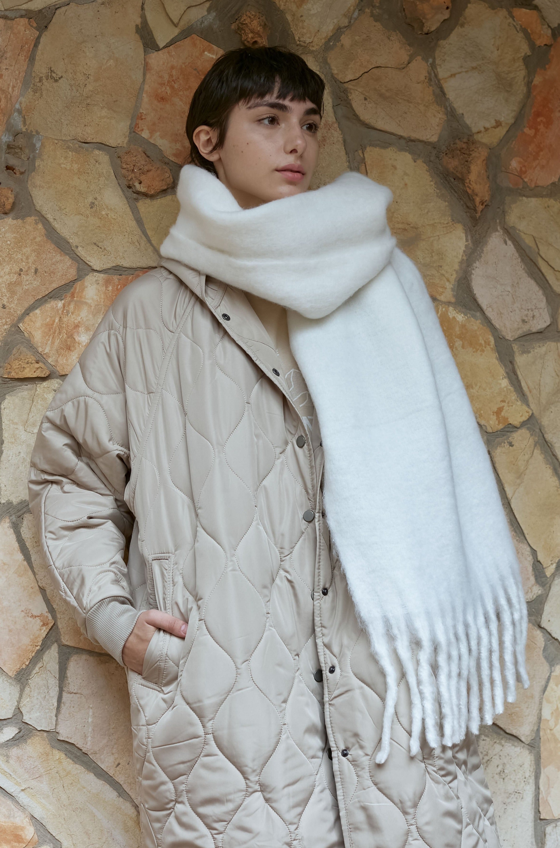 Cozy cashmere scarf white