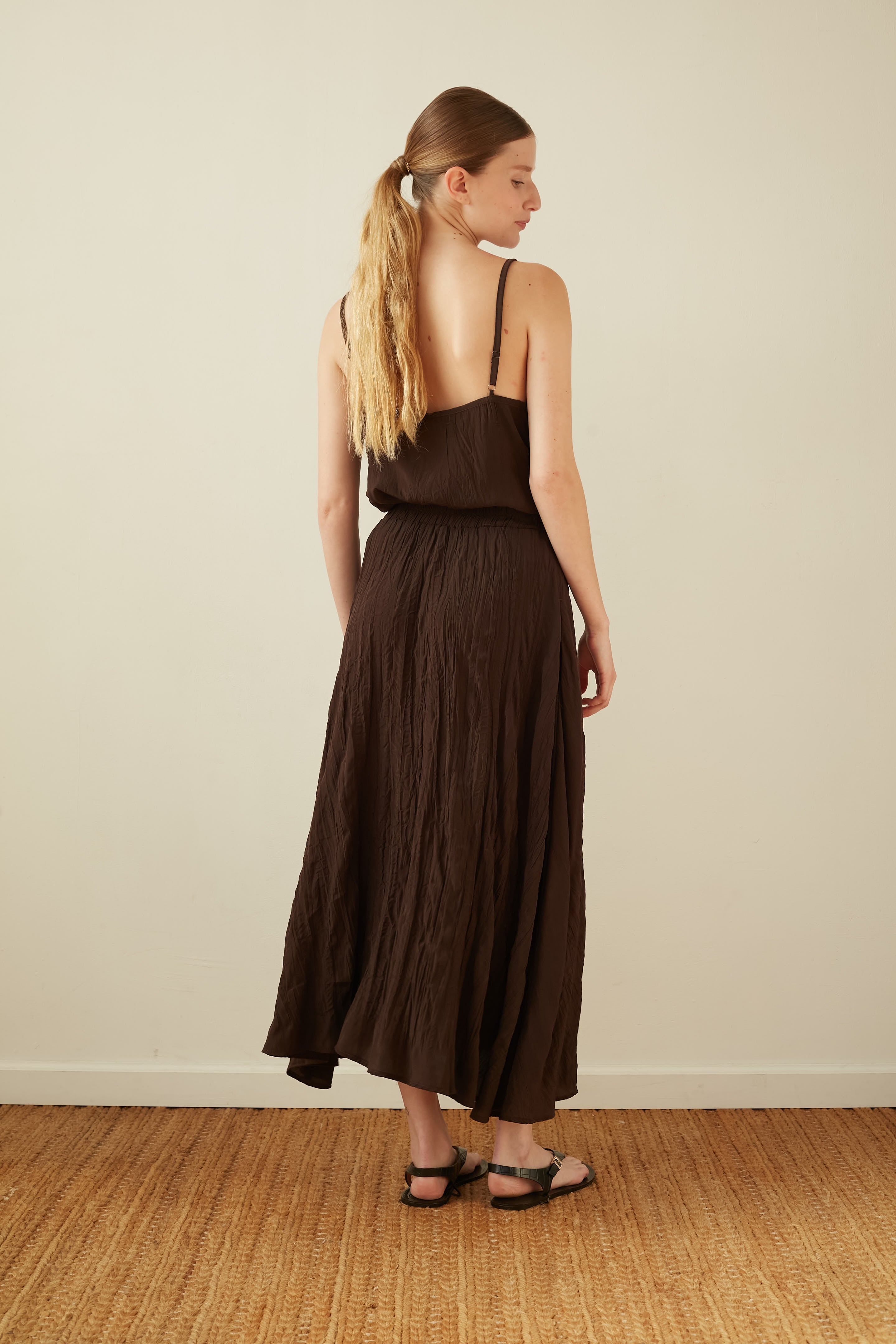 pleated skirt chocolate
