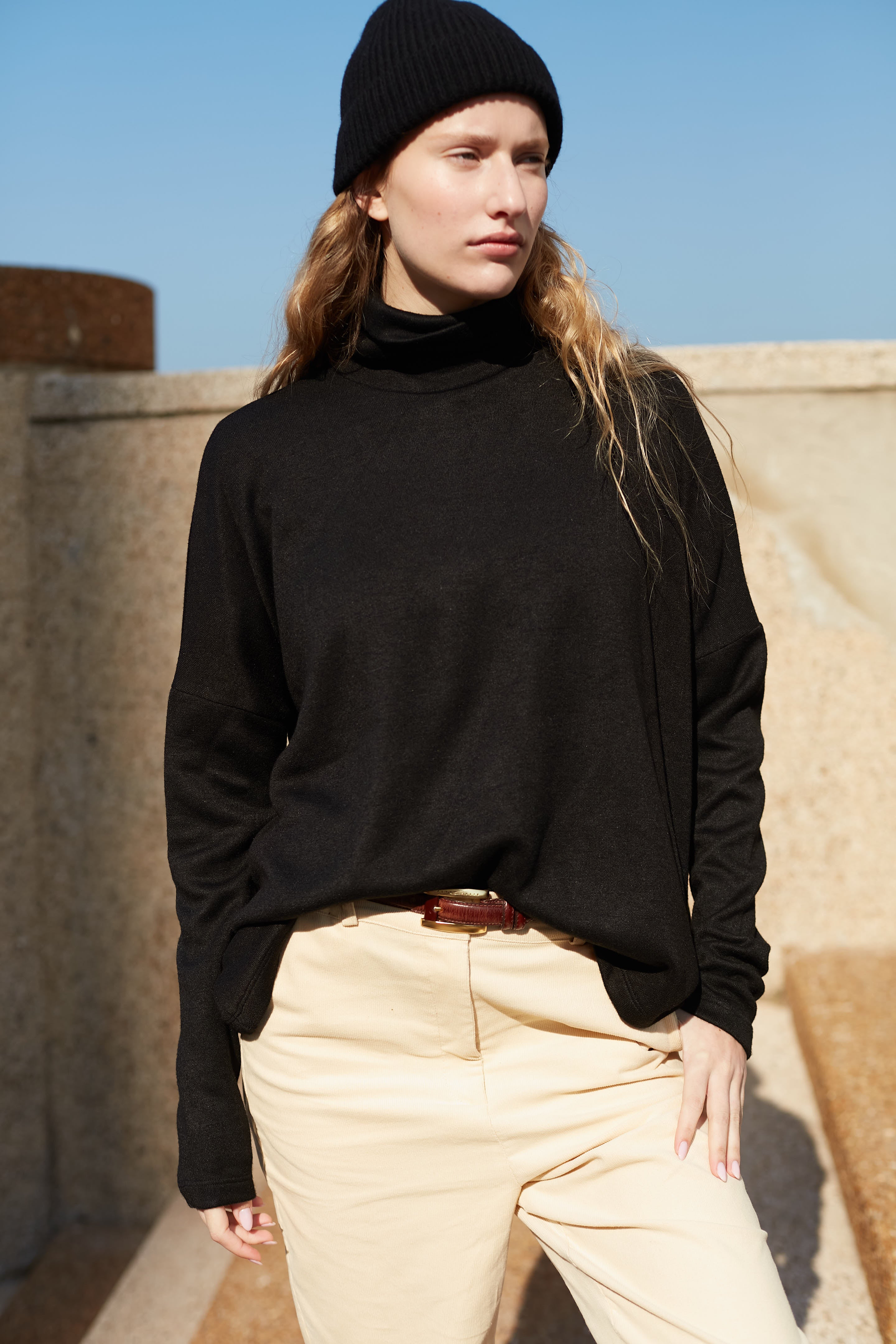 Cozy turtleneck top black