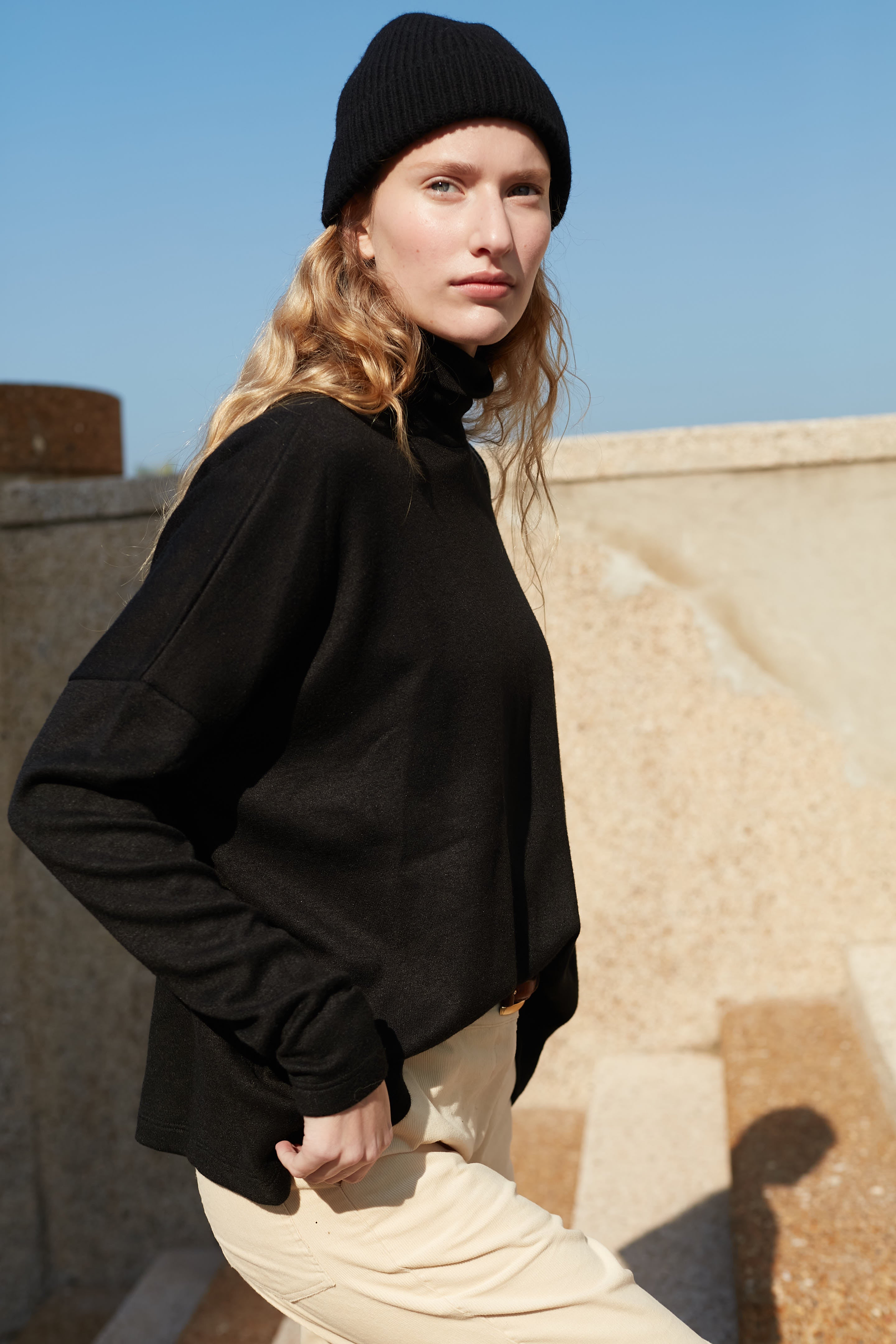 Cozy turtleneck top black