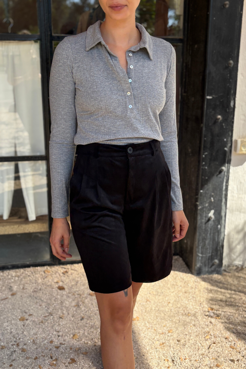 Suede bermuda pants black