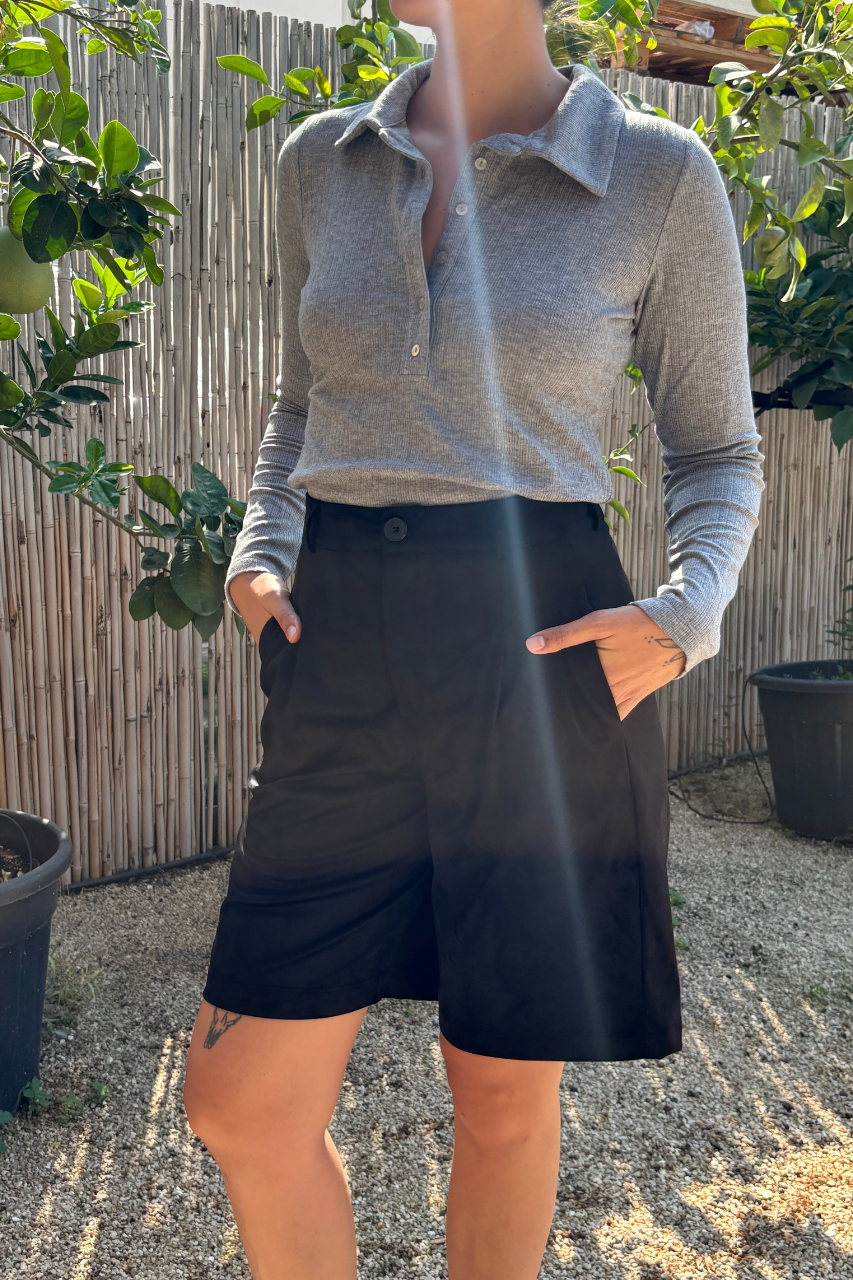 Suede bermuda pants black