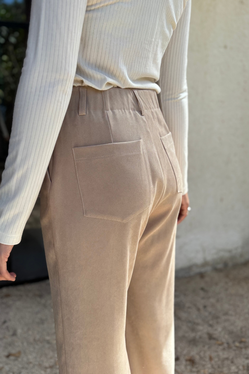 ain pants camel
