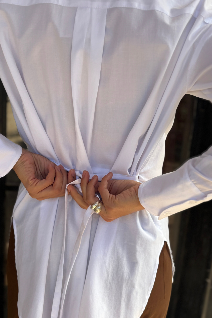 Moon tying top white