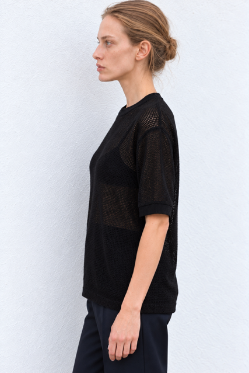 knit t shirt black