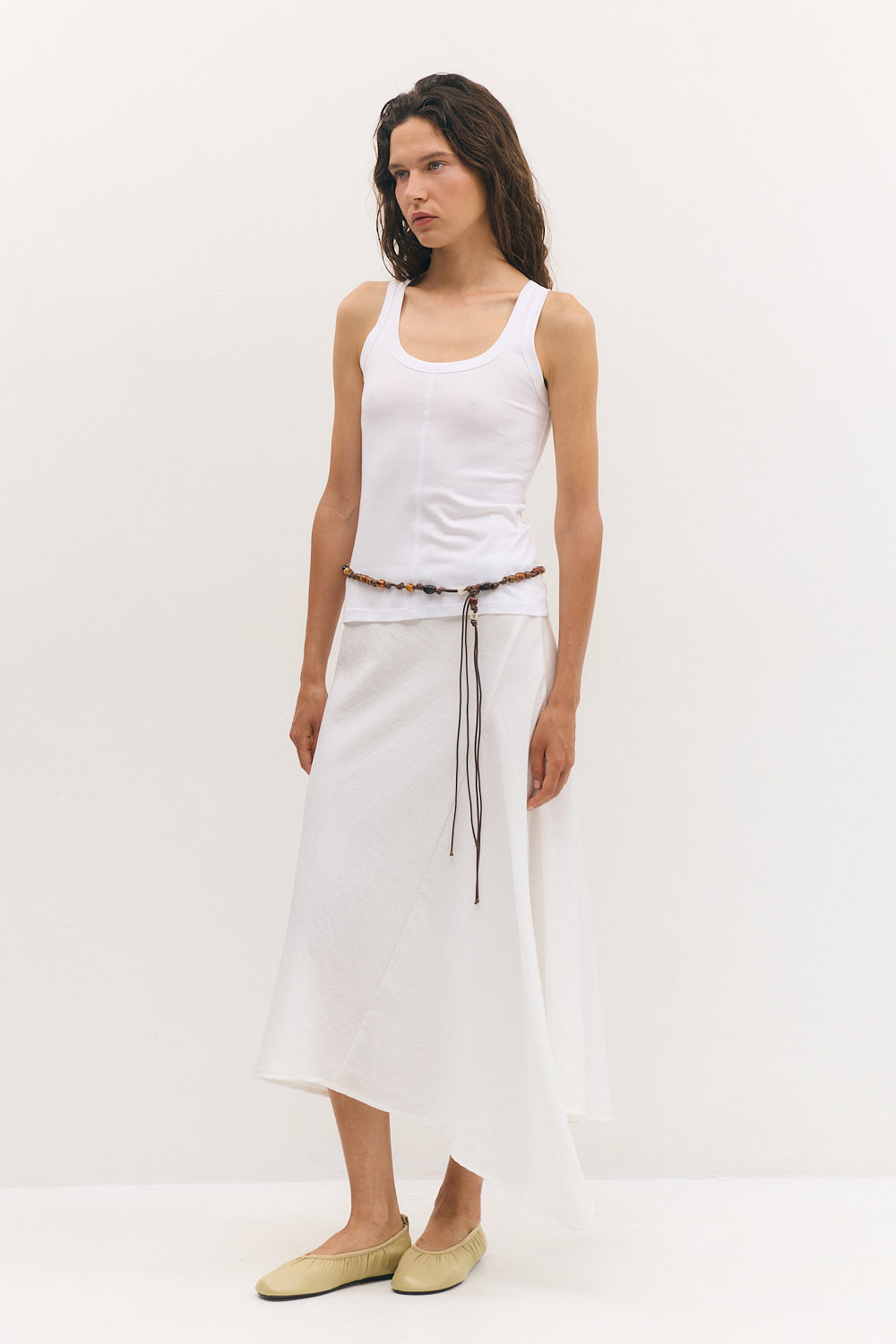 Asymmetric skirt white