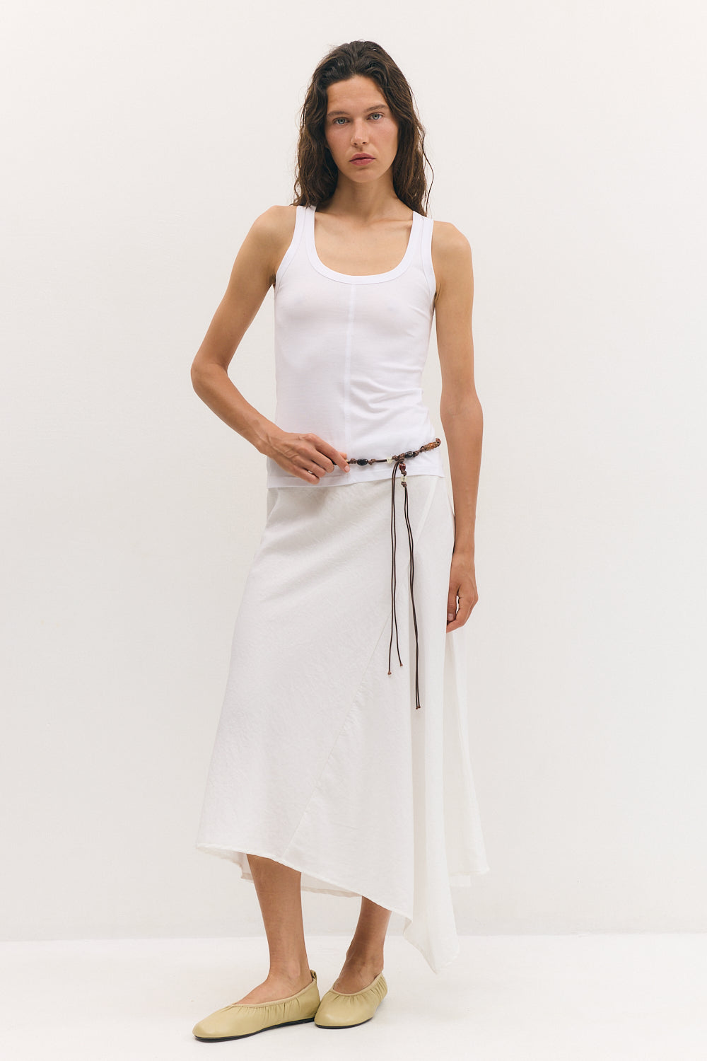 Asymmetric skirt white