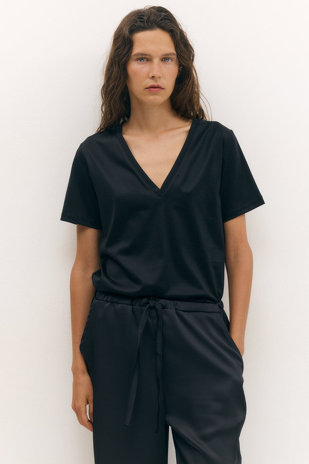 Sunny v top black