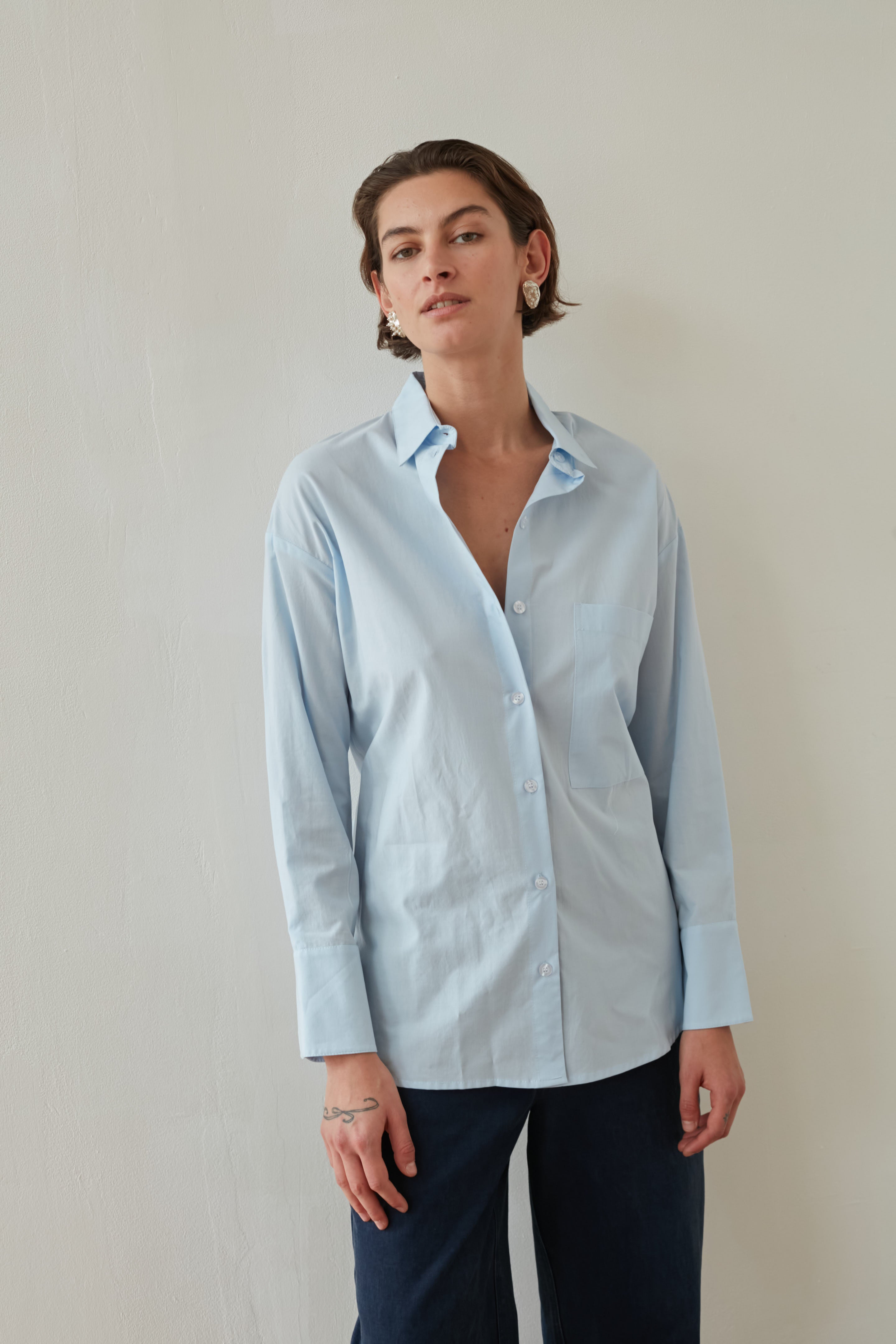 Moon tying top light blue