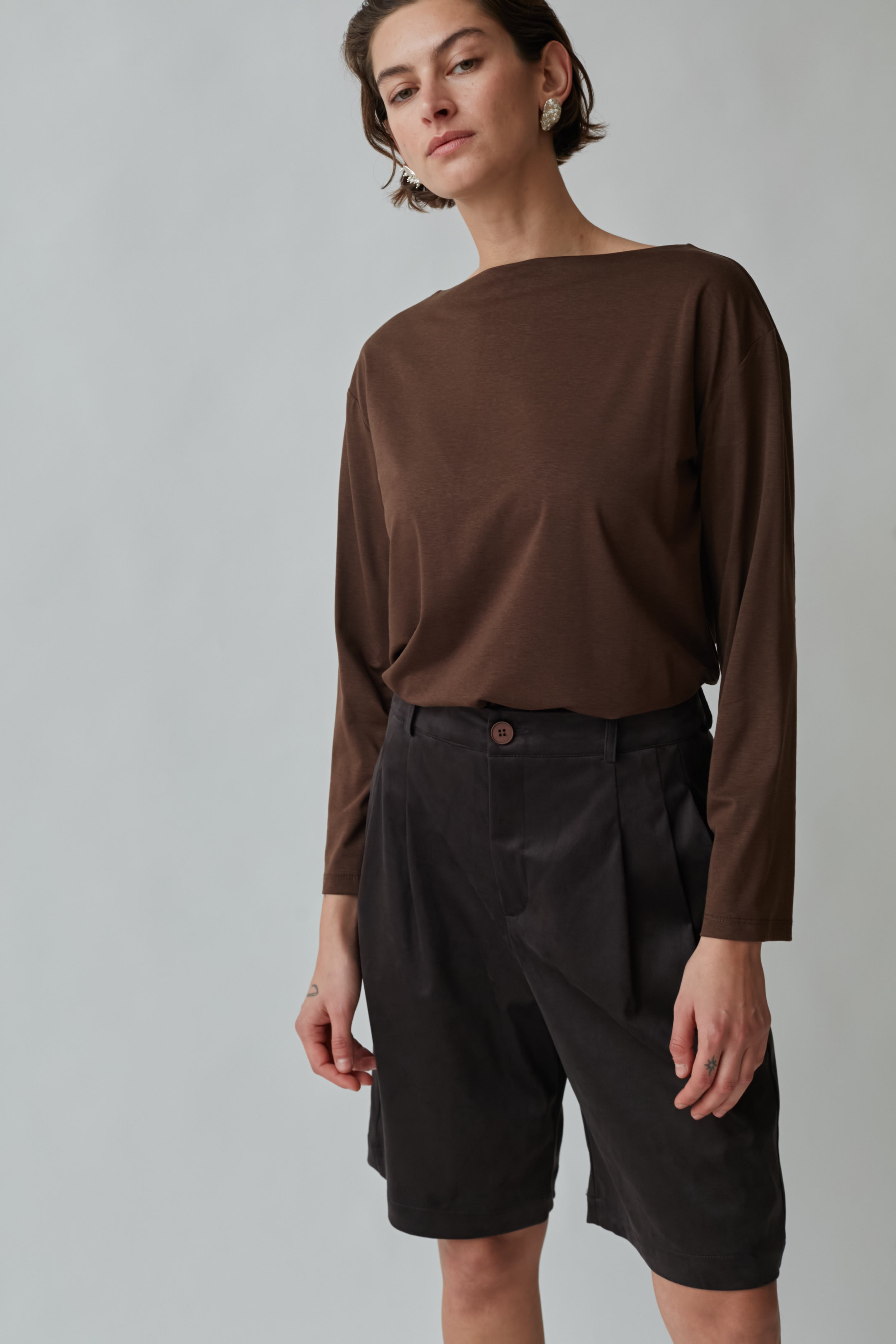 Suede bermuda pants chocolate