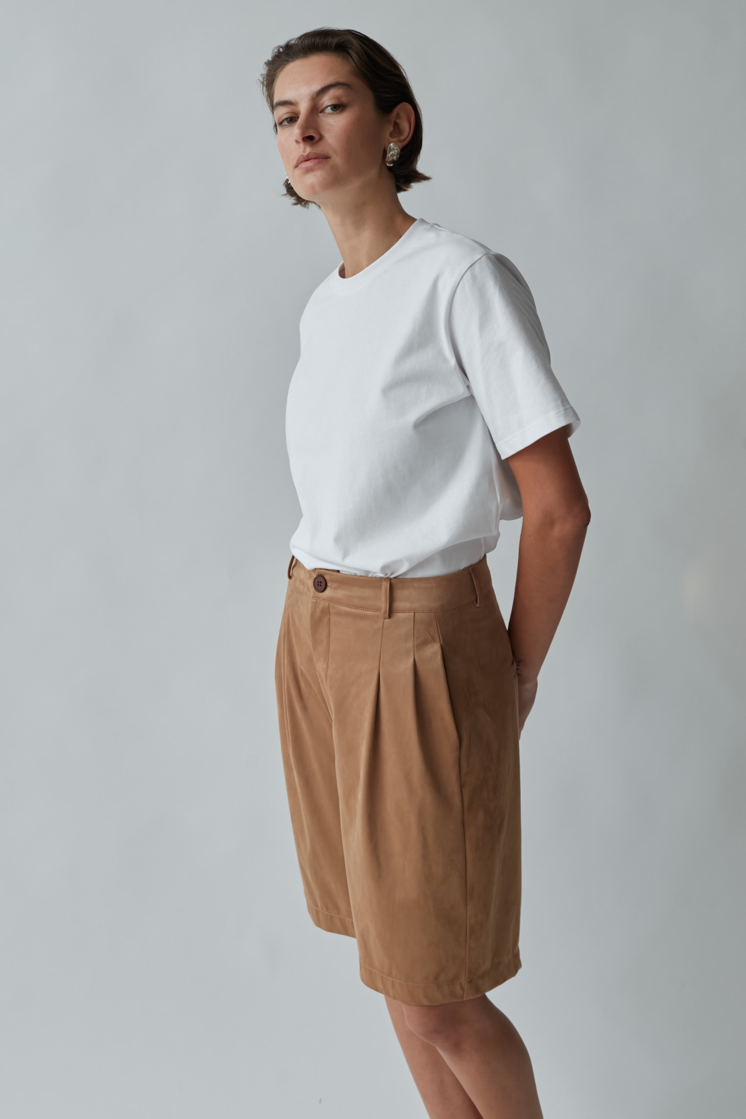 Suede bermuda pants camel