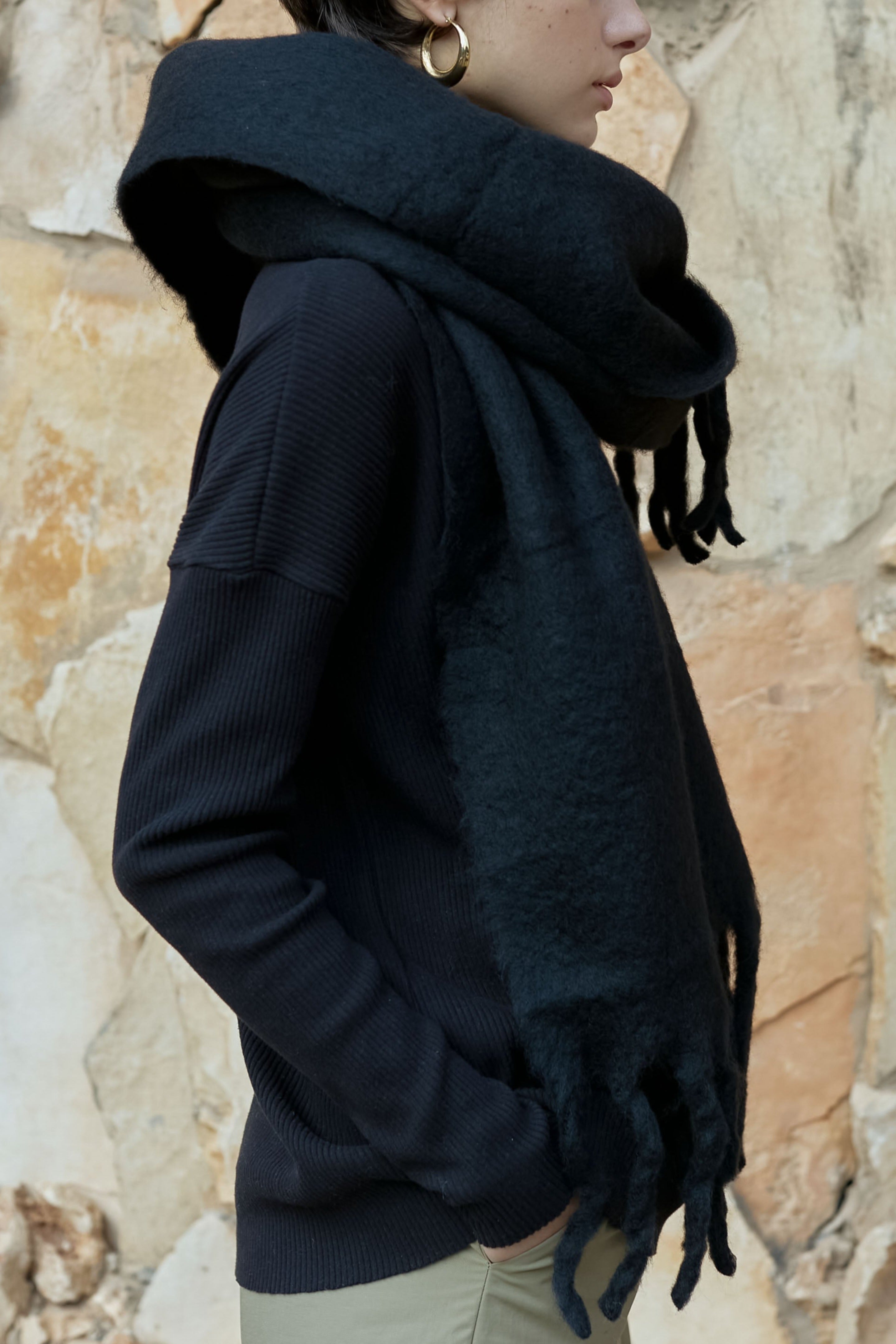 Cozy cashmere scarf black