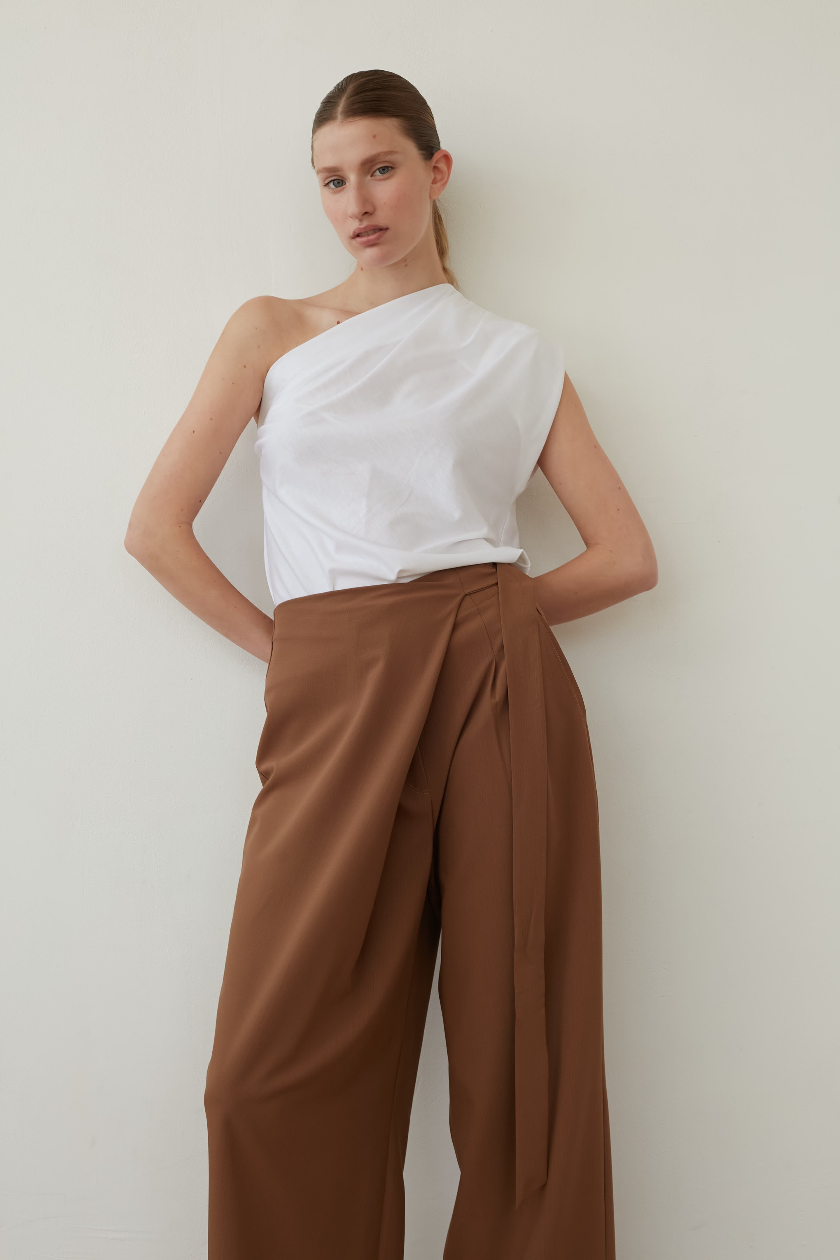 T ONE shoulder white