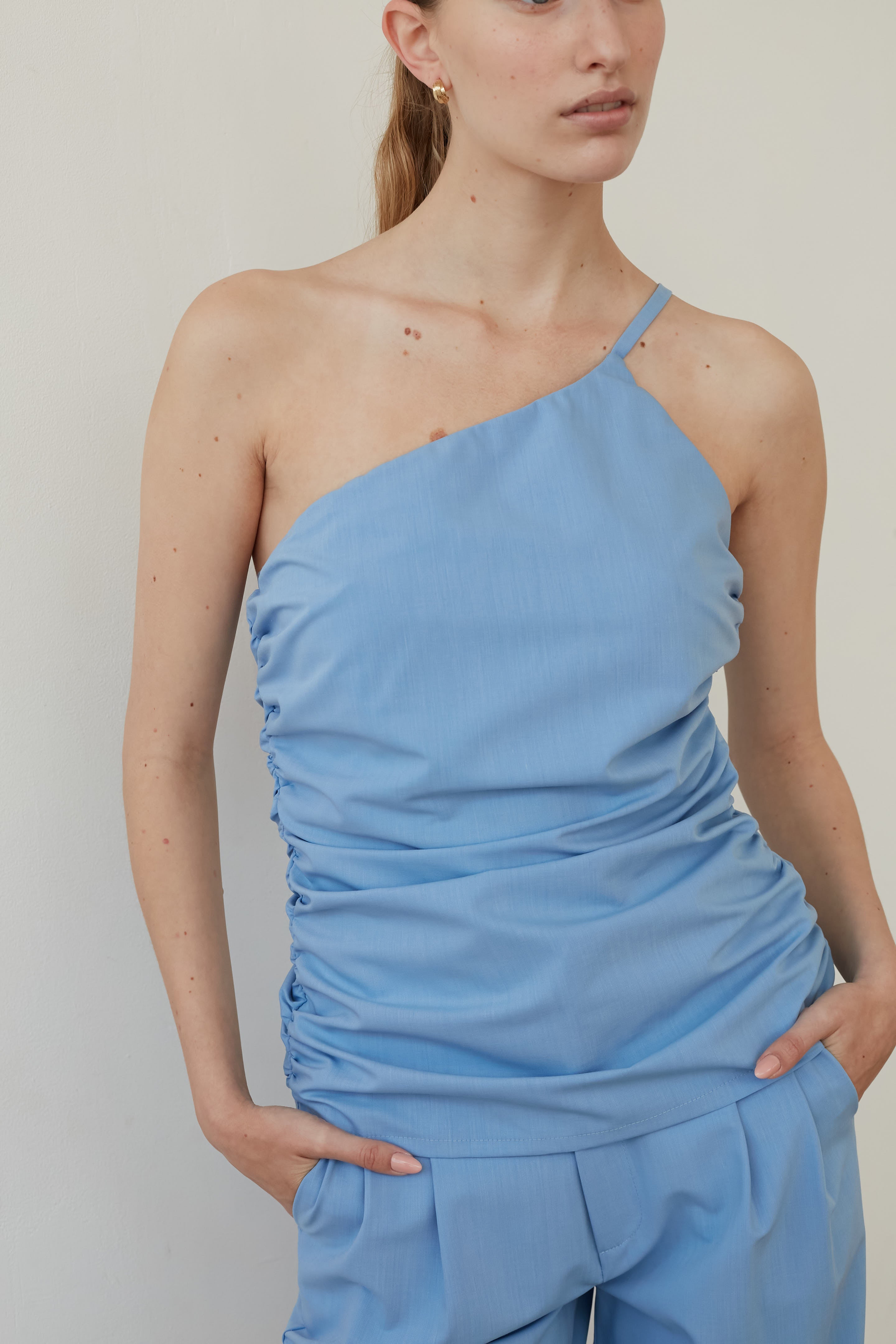 B ONE shoulder SKY