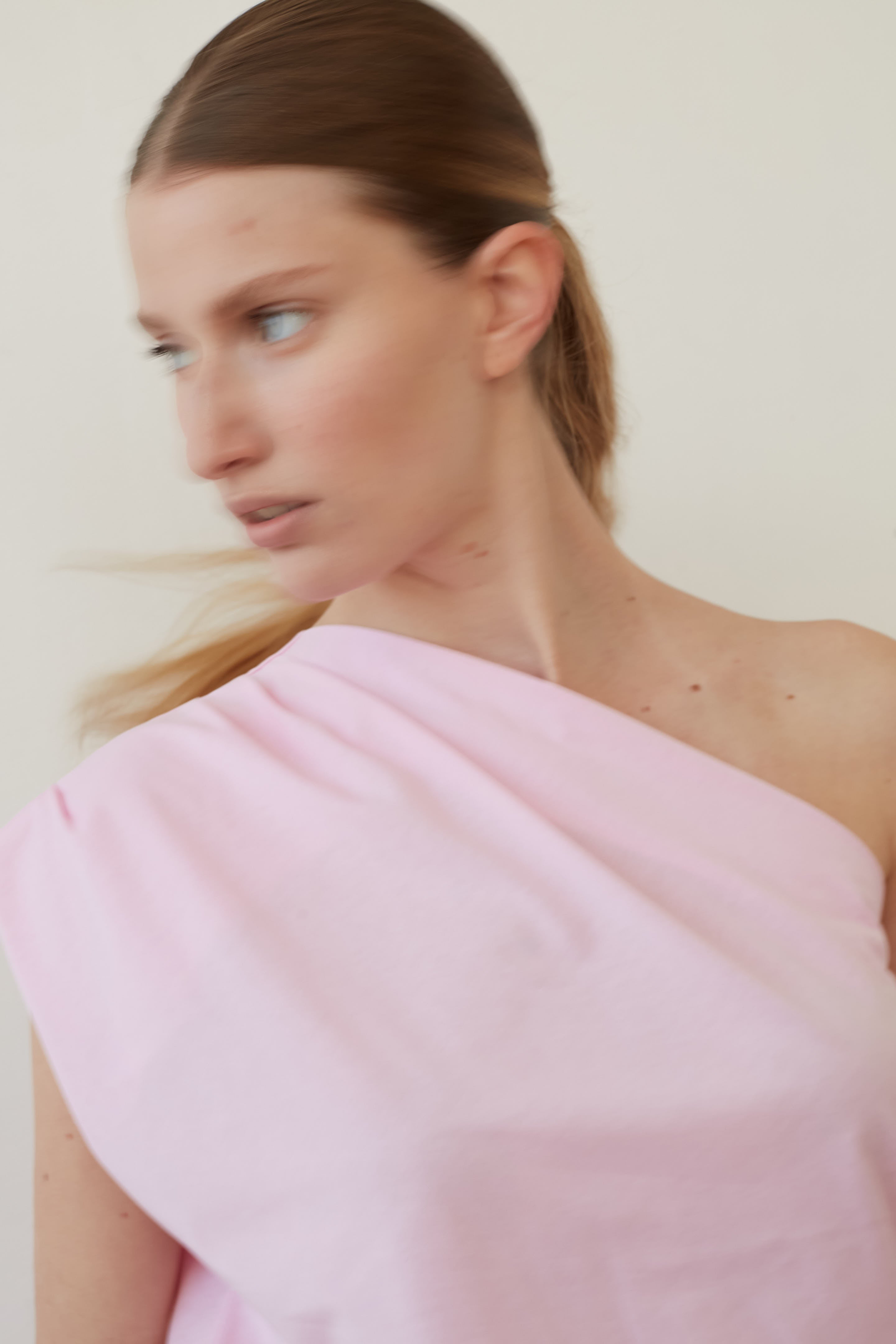 T ONE shoulder baby PINK