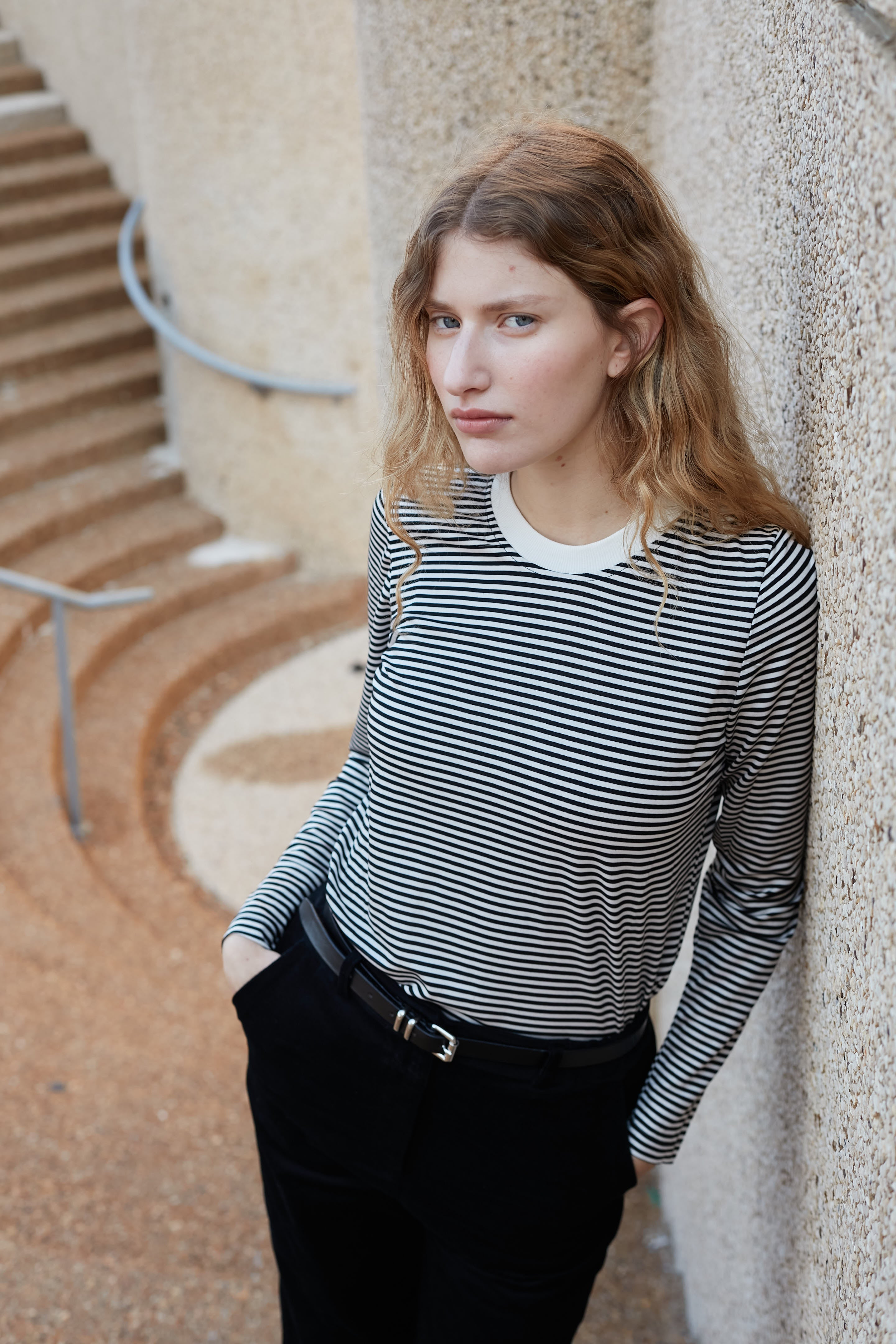 Black daylight stripes top