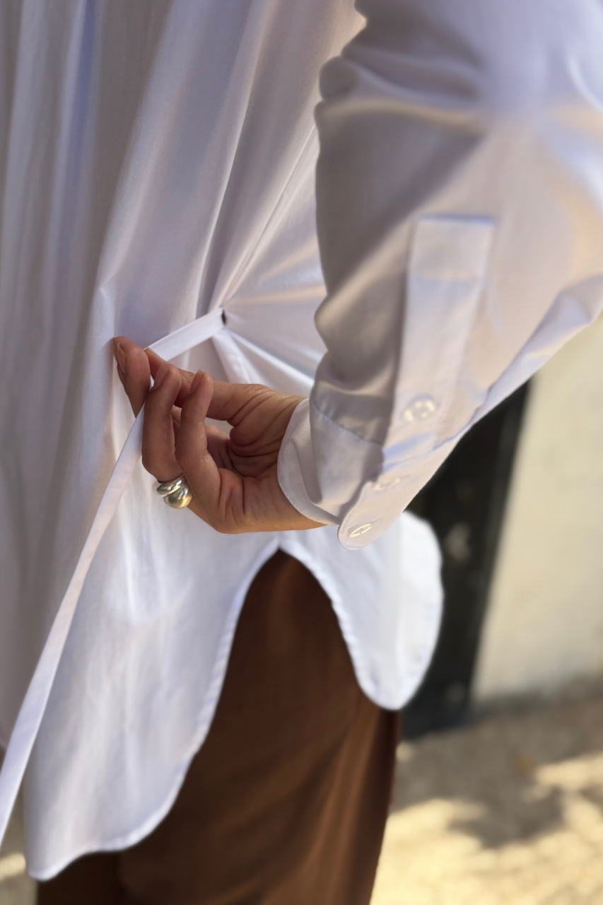 Moon tying top white