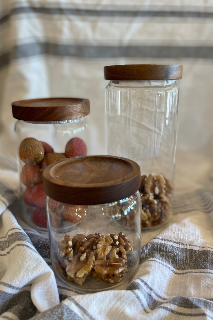Glass jar