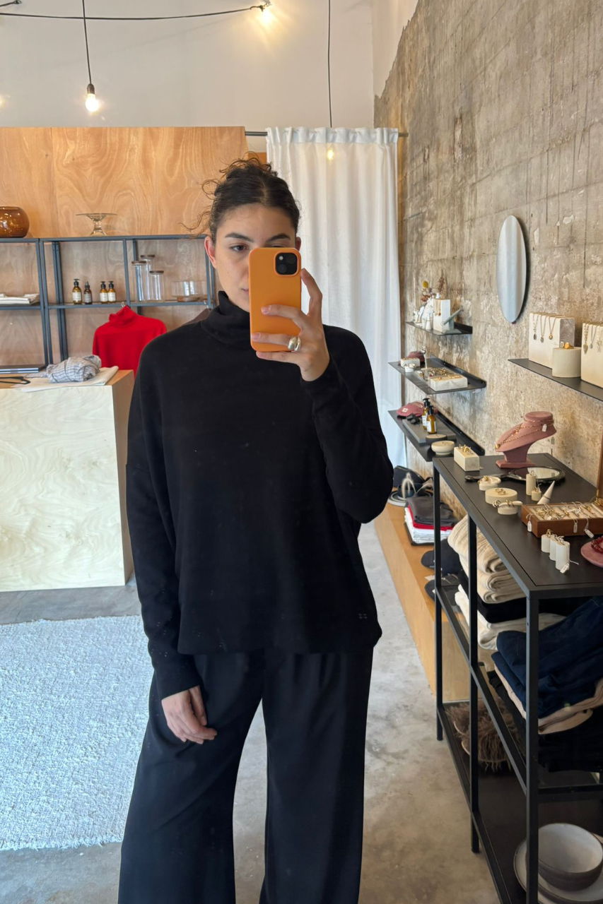 Cozy turtleneck top black