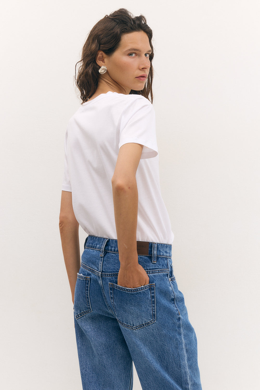 Sunny v top white