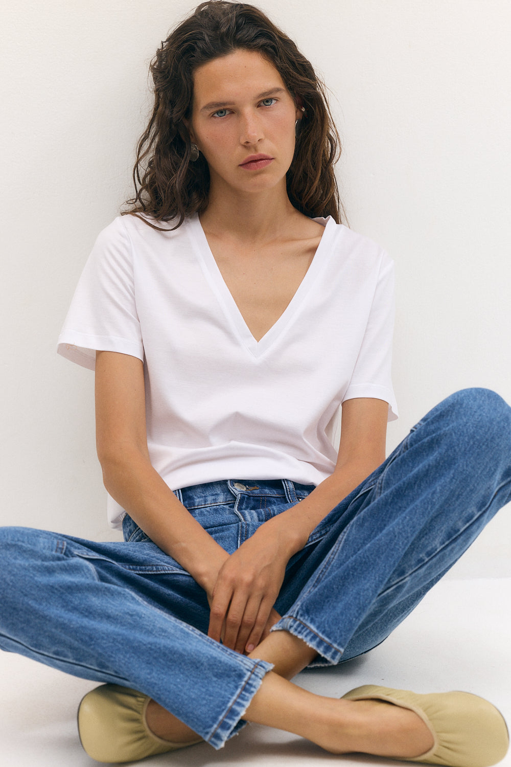 Sunny v top white