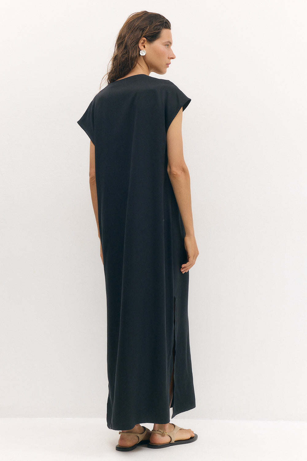 TIE V DRESS BLACK