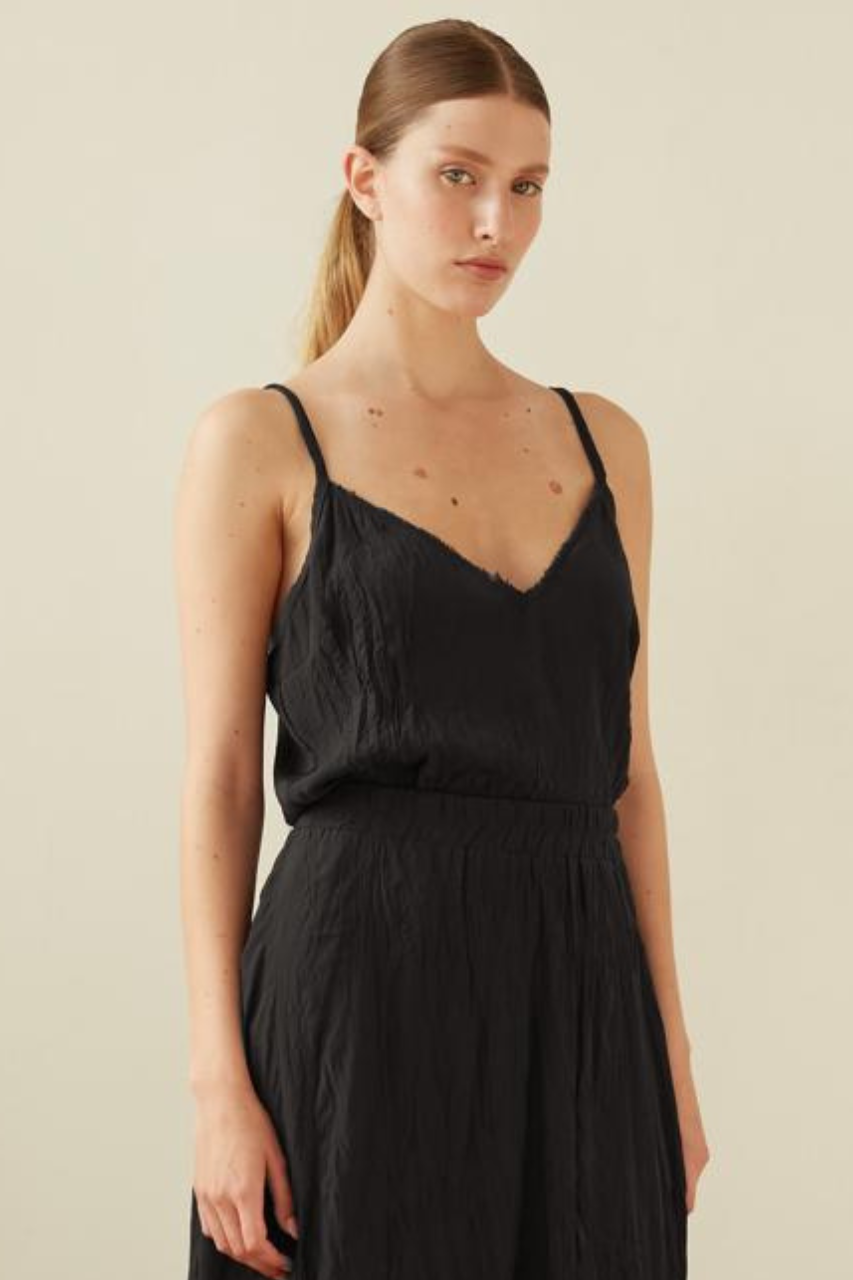 pleated top black
